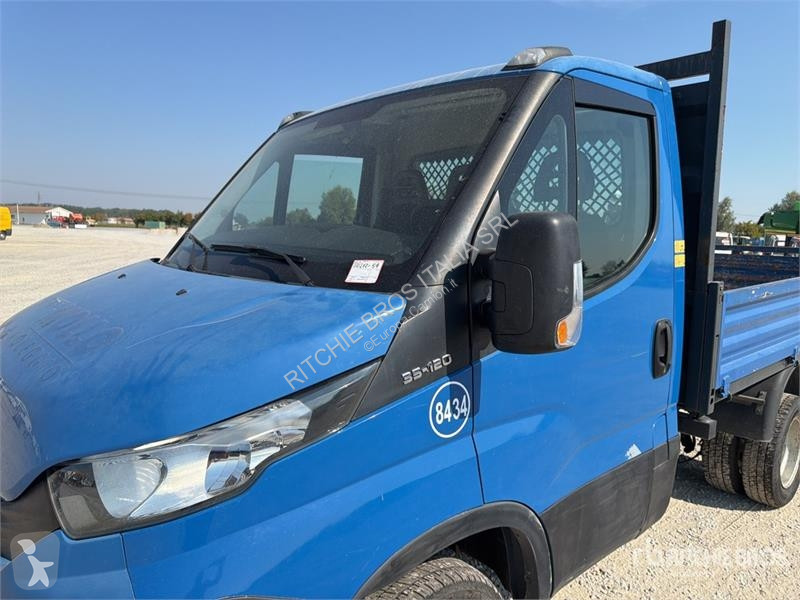 Camión Iveco 35C12 Dump Truck (Inoperable)