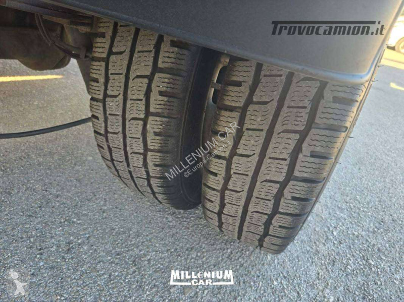 Camión Iveco 35-12 RIBALTABILE TRILATERALE 2017