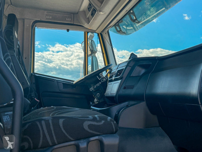 Camión Iveco TRAKKER 360 Kipper 4,90 m HIAB 122...