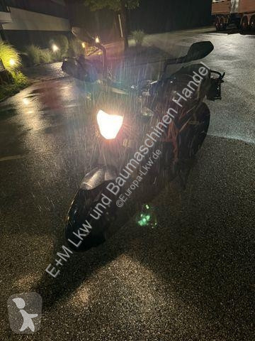 Kamion  690 DUKE