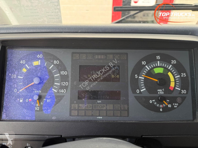 Camión Mercedes 1328 4x4 2000L - 100KM/H