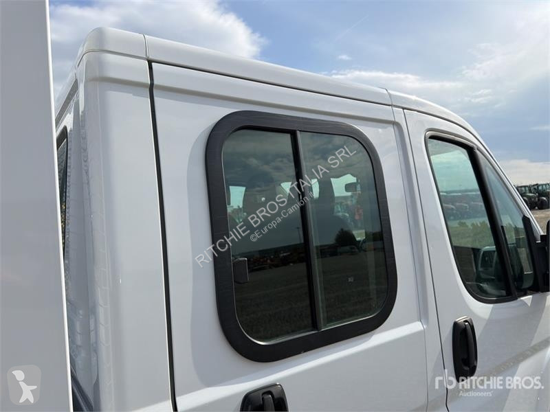 Kamion Fiat ducato Crew Cab Flatbed Truck
