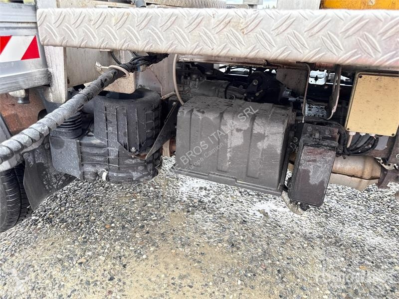 Camion Renault Multitel Pagliero MJ201 20 m on...