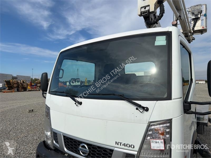 Kamion Nissan Multitel HX195 19.5 m on Nissan...