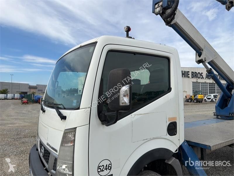 Kamion Nissan Pagliero HX 195 19.5 m on Nissan...