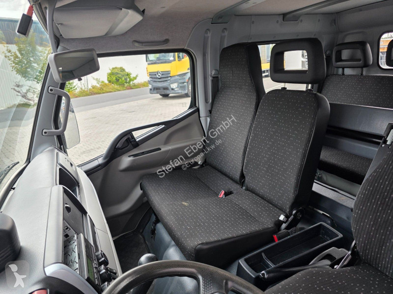 Kamion Mitsubishi Fuso 7C18D DoKa 7 Sitze AHK
