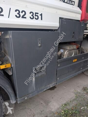 Teherautó Mercedes LKW Tankfahrzeug