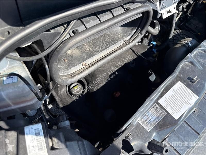 Camión Peugeot 335 L2H2 2.0 BLUEHDI 130CV Van...
