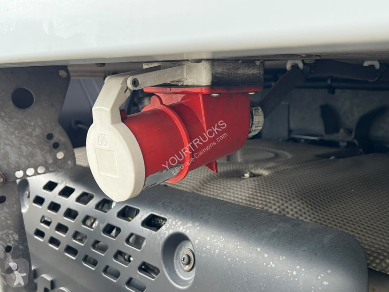 Teherautó Iveco ML120-210L E6 Thermo King Klima...