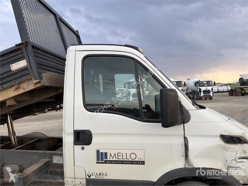 Грузовик Iveco 35A Dump Truck