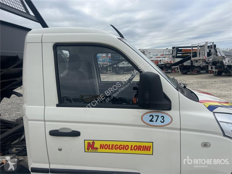 Camion Piaggio NP6 Flatbed Dump Truck