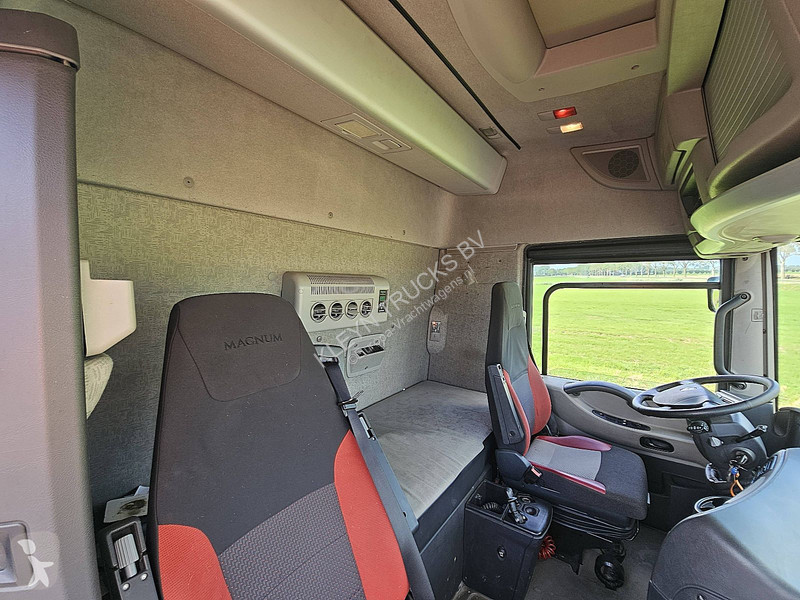 Teherautó Renault MAGNUM 480 RETARDER