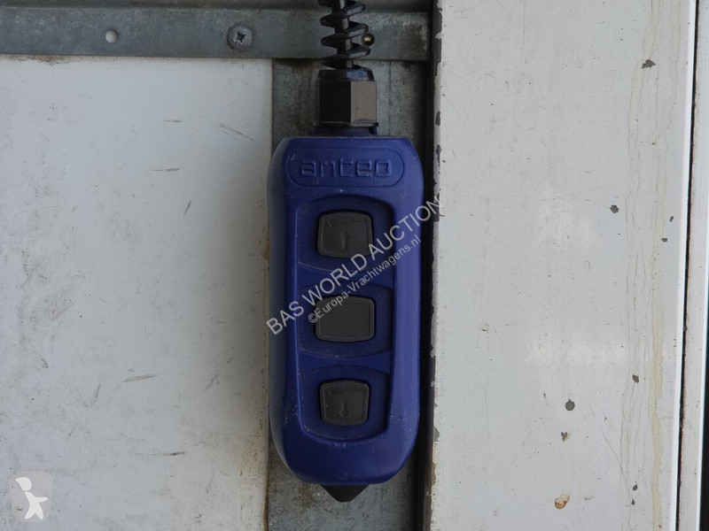 شاحنة Iveco 120E210