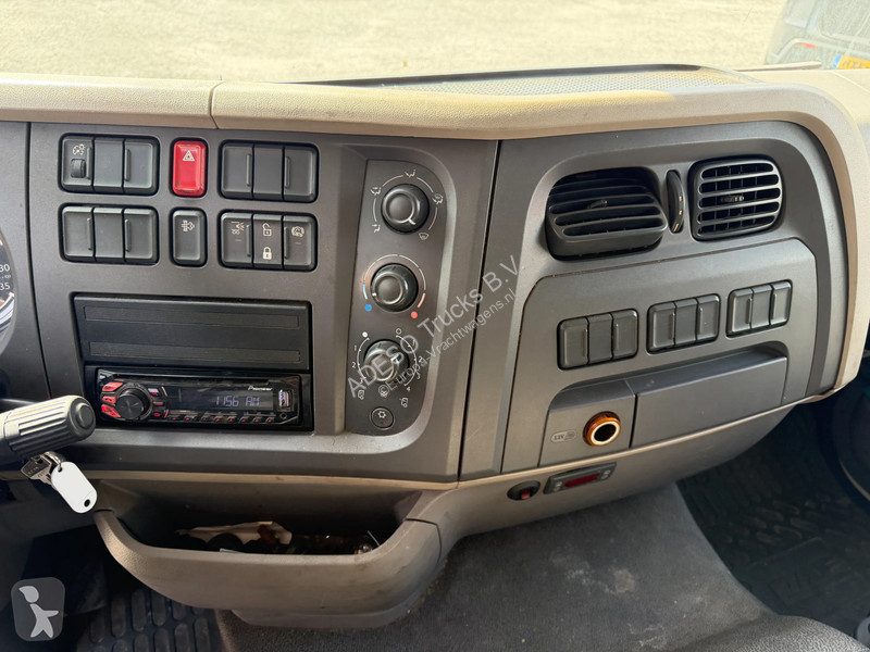 Camião DAF 220 12T, box heater