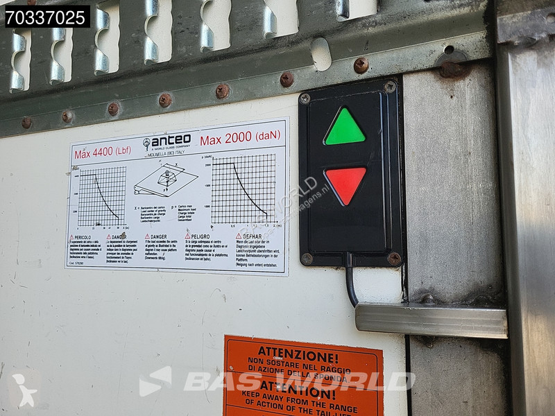 Camion Mercedes 2124 4X2 2t Tailgate 6-Cylinder...