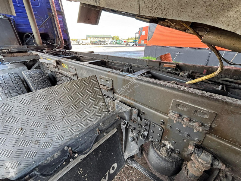 Volvo 750 8x4*4 RETARDER / BOX L=5743 mm truck