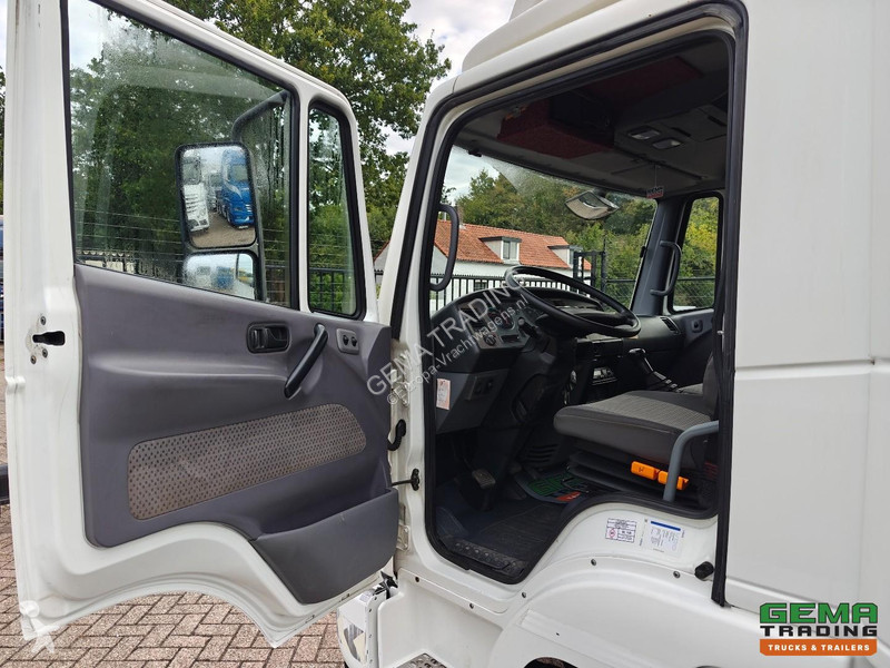Camion Nissan 4x2 Day Cab Euro5 - 8T - Boxed...