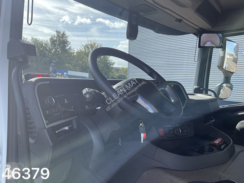 DAF Q XD 450 8x2 Hiab 26 Tonmeter laadkraan truck