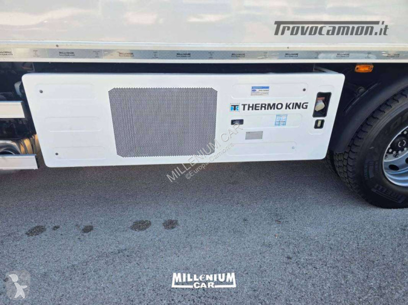 Lastbil Iveco 450 CELLA 7,60 GRUPPO SPONDA ATP...