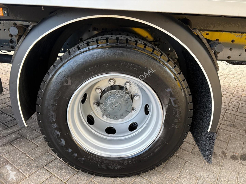 Lastbil Iveco 120E21 + LOADLIFT 2200 KG + 12 T...