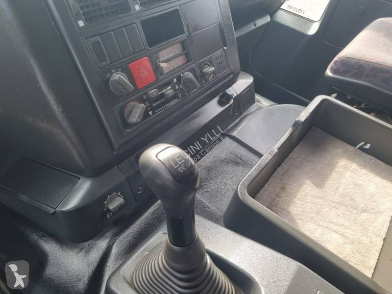 Iveco 380E37 truck