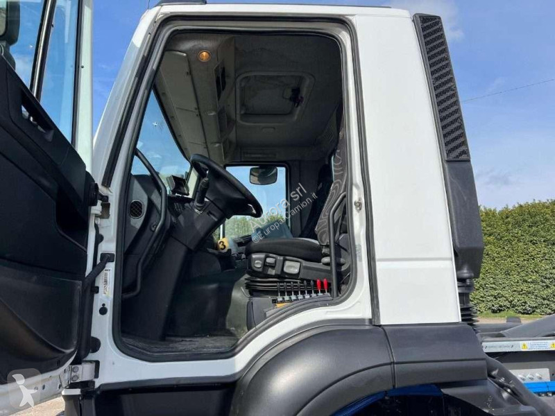 Camion Iveco TRAKKER 360 SCARRABILE 6X4