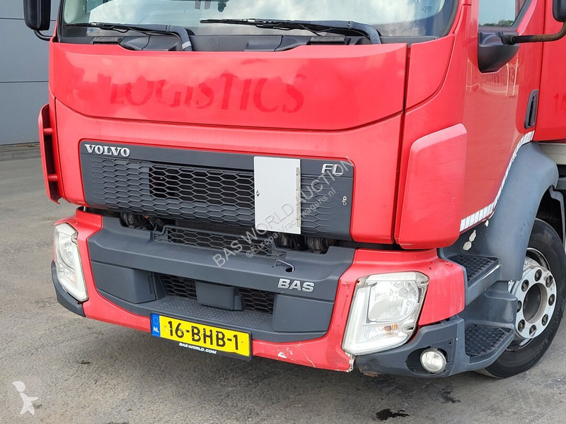 شاحنة Volvo 210