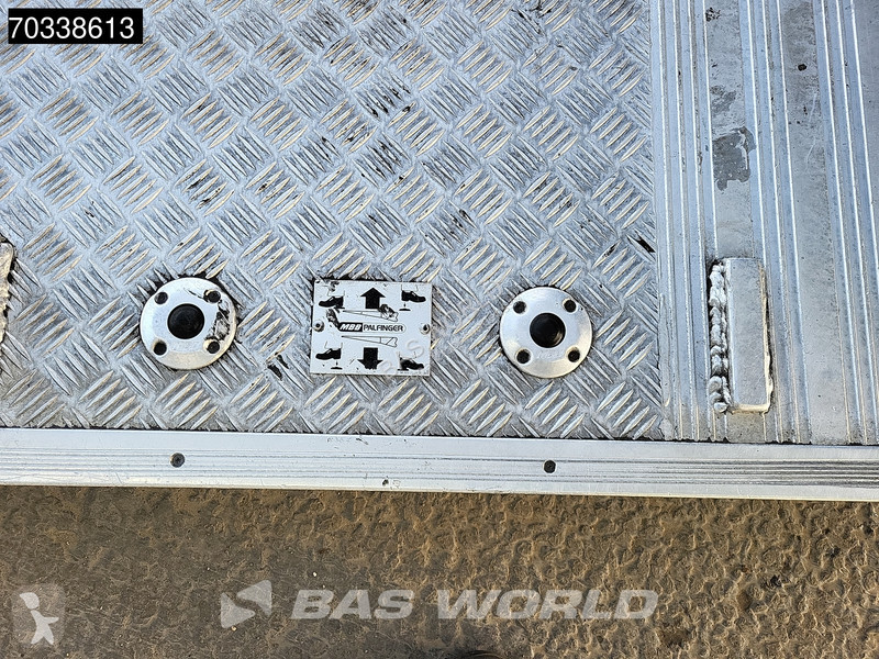 شاحنة Mercedes 1218 4X2 12t Manual Tailgate...