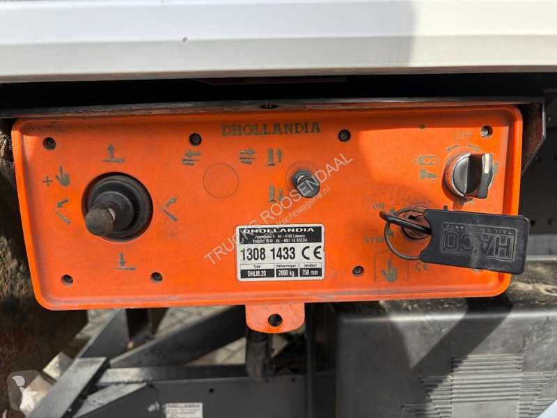 Vrachtwagen Mercedes 1623 + LOADLIFT 2000 KG +...