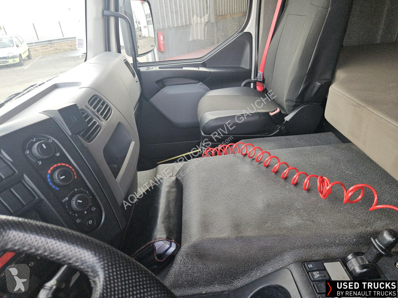 Kamion Renault D Wide