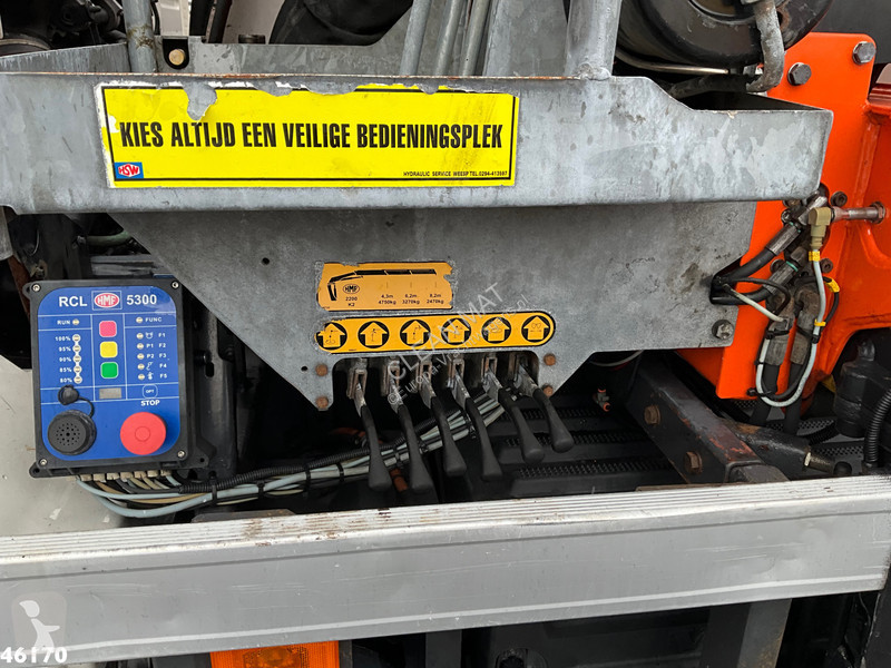 Lastbil Volvo 420 8x4 HMF 22 Tonmeter laadkraan