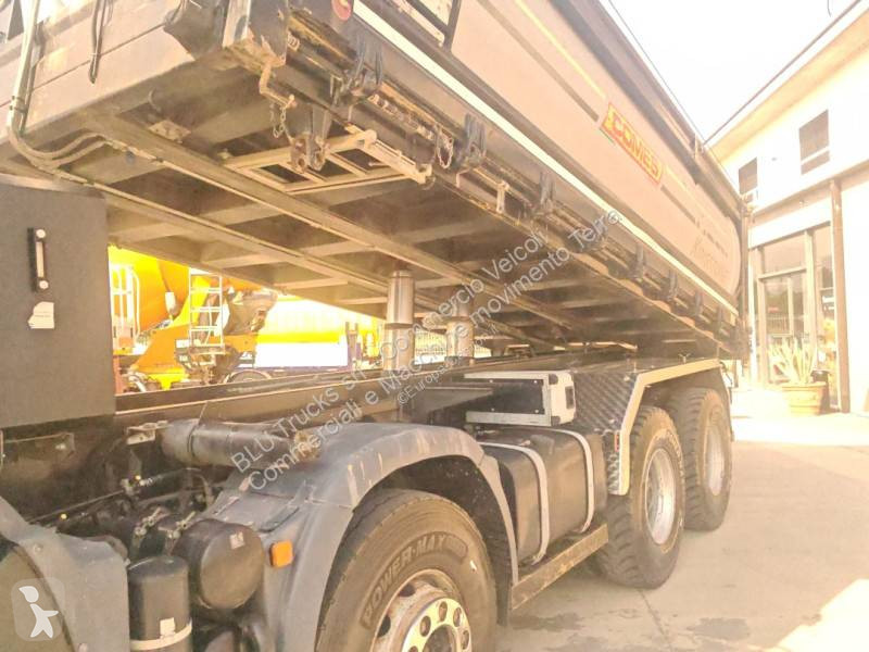 MAN  truck
