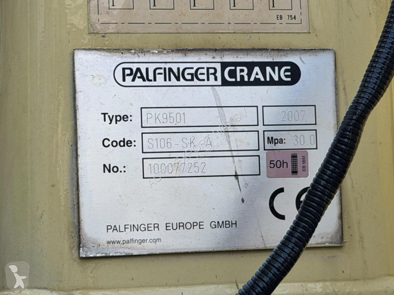 Renault  M210 grue truck