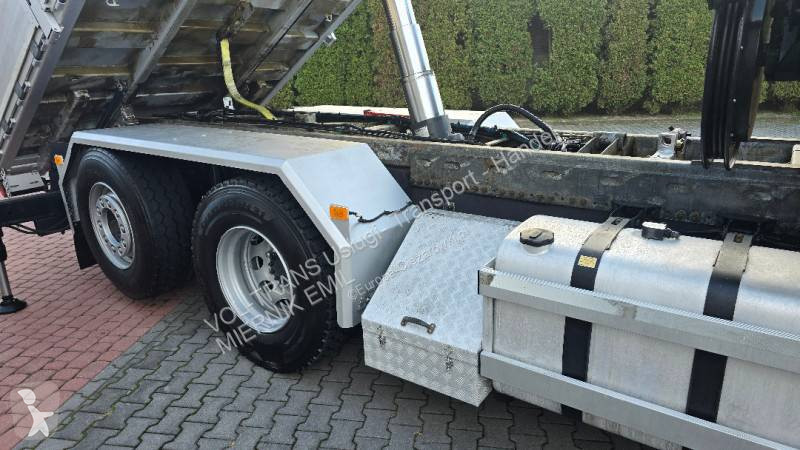 Kamion Volvo 460