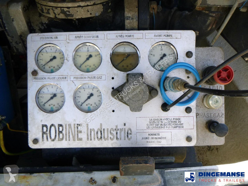 Renault 270.19 4x2 gas tank 18.8 m3 truck