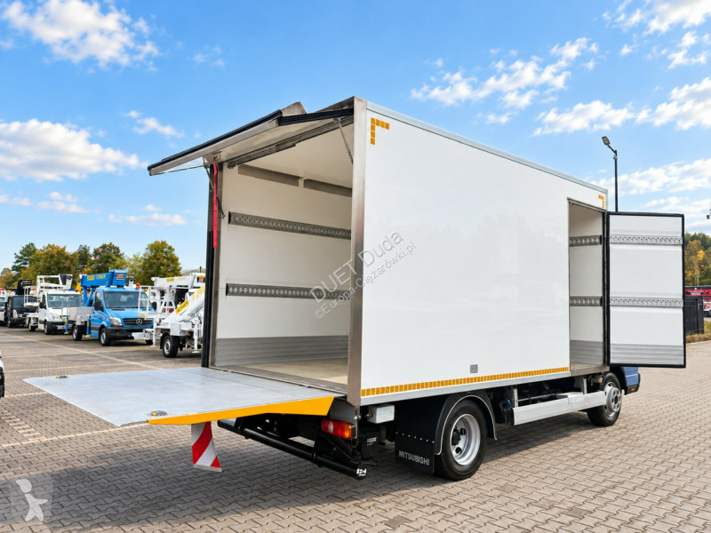 Kamion Mitsubishi 7C18 3.0/180 KM Chłodnia Mroźnia