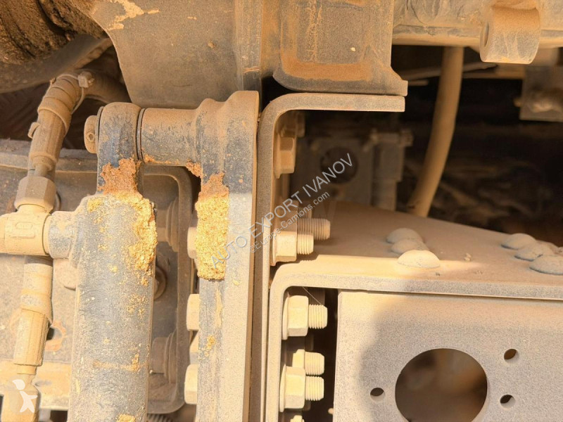Iveco 480 truck