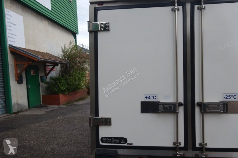 Iveco DAILY FRIGO 35S16 2,3D 156 BVA truck