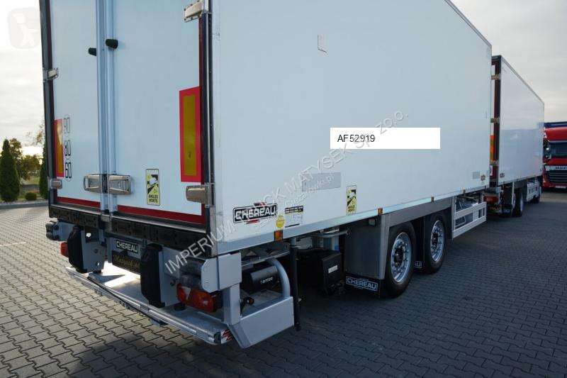 شاحنة Volvo / PRZYCZEPA / CHŁODNIA - 6,8 M /...