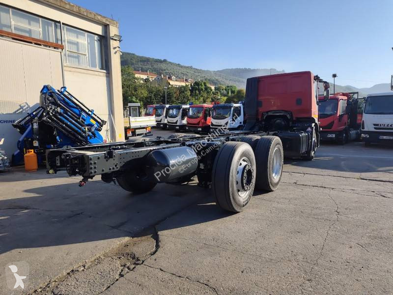 Iveco AD 260 S 31 truck