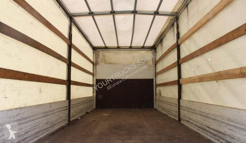 Vrachtwagen Renault 240