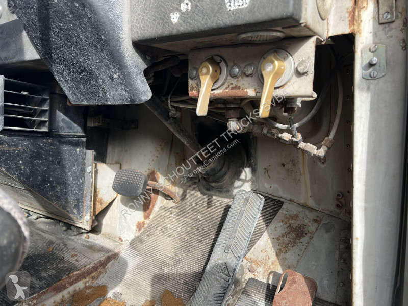Kamion  V5 4x2 Saurer V5 4x2