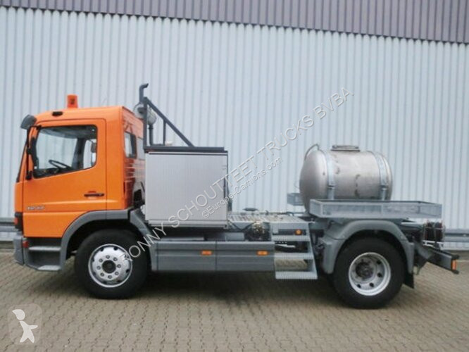 Vrachtwagen  - Tank-Aufbau Tank-Aufbauauf...