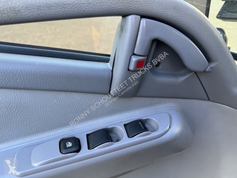 Kamion Mitsubishi Canter Fuso 6C15D 4x2 Doka...