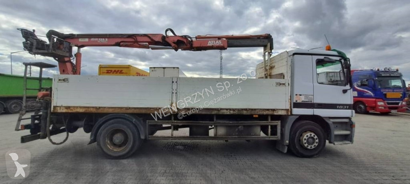 Camion Mercedes Pojazd ciężarowy Mercedes Benz...