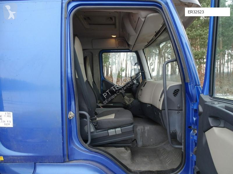 Camion Renault MIDLUM 240 DXI