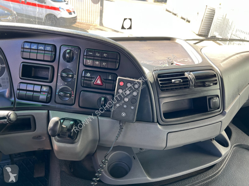 Kamion Mercedes Actros 2541 L 6x2 Actros 2541 L...