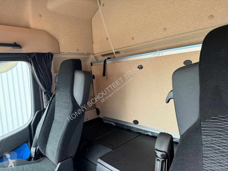 Kamion Mercedes Actros 2545 L 6x2 Actros 2545 L...