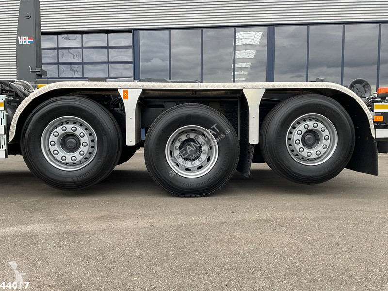 Camion Volvo 420 8x2 Hiab 25 Tonmeter laadkraan...