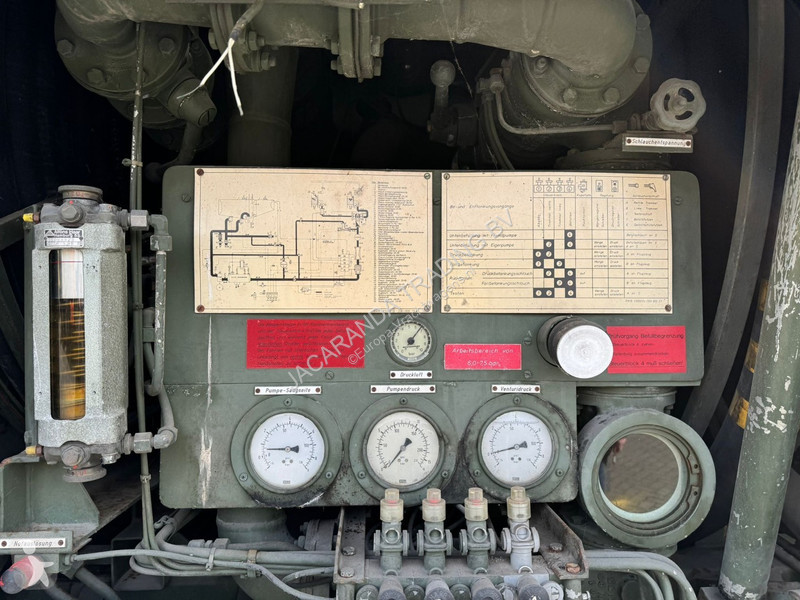 Camion Iveco 200-32 AHW 8000L Aircraft refueler...
